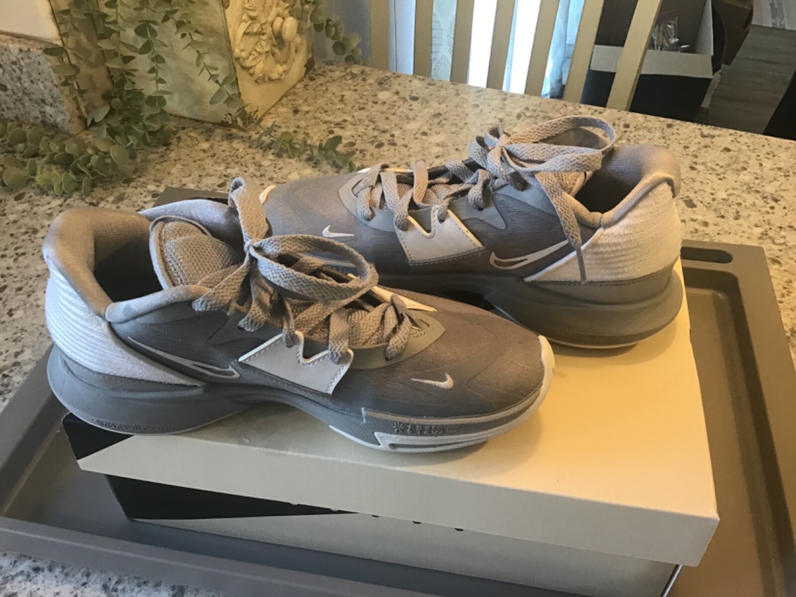 kyrie low 5 size 6.5
