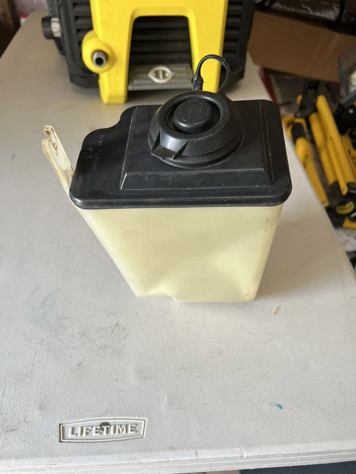 Ford Ltd 1970 tanque de sobreflujo Foto 4 de 4