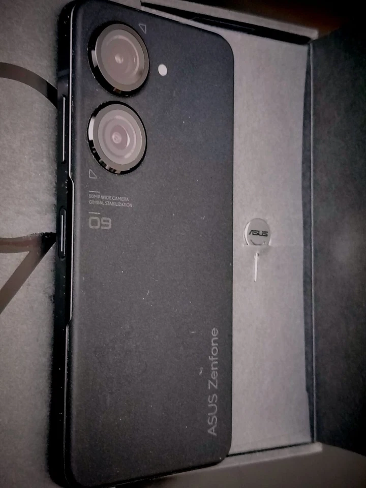 Asus Zenfone 9 128GB Dual-SIM Nero - Immagine 2 di 3