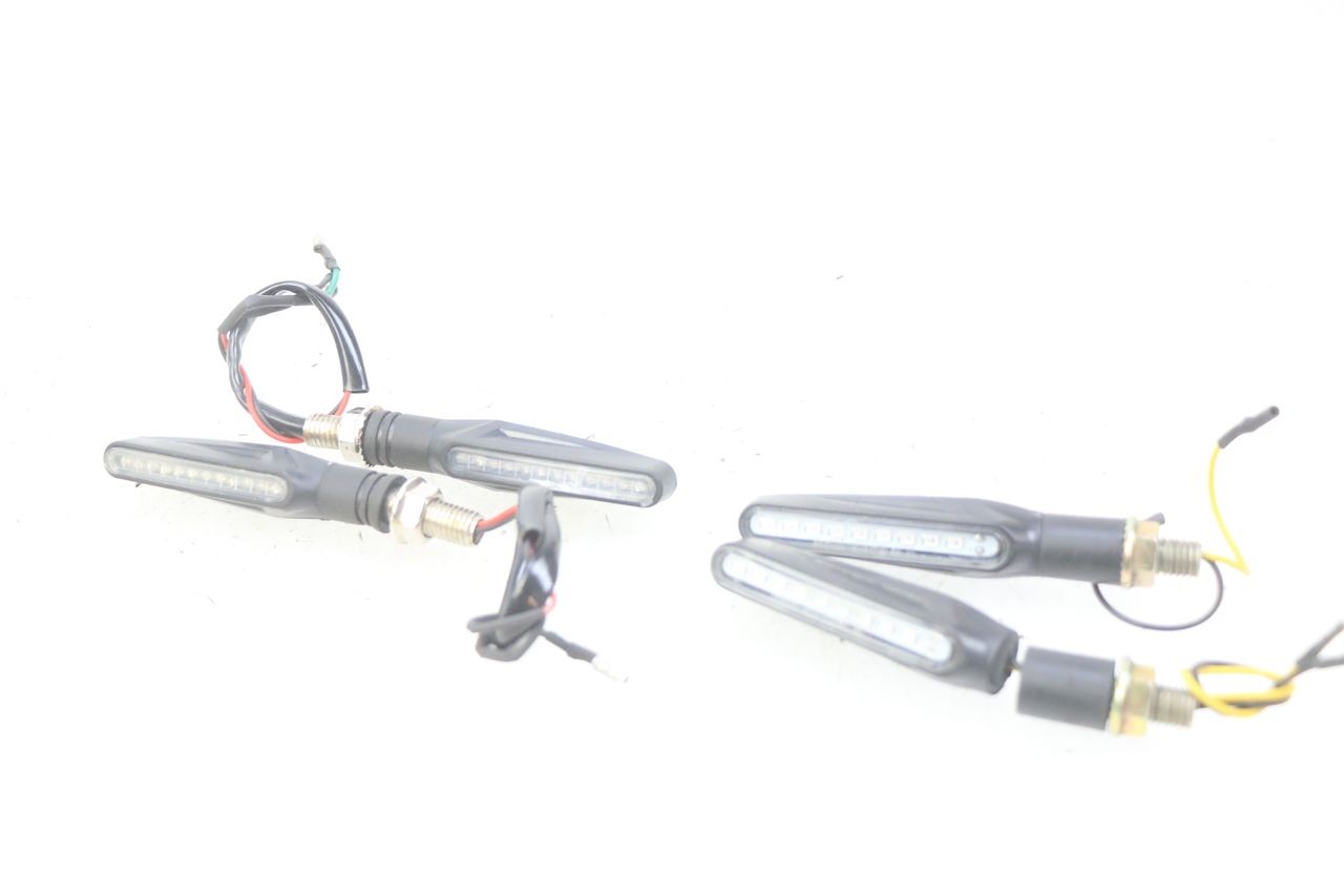 FRONT TURN SIGNAL - KEEWAY TX 50 (2008 - 2015)