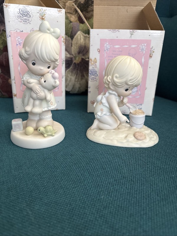 2 precious moments 1993 Members Only Figurines “loving” & “ His Little Treasure”