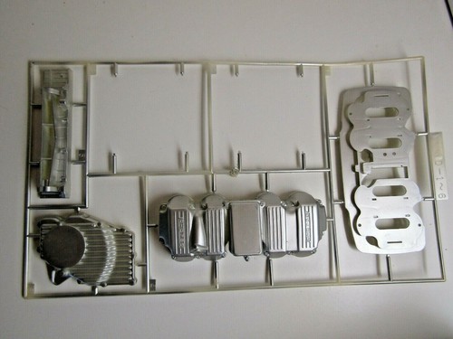 Minicraft 1:3 Scale Honda 750 4 Cylinder Engine Sprue 'D' only - Incomplete - Picture 2 of 2