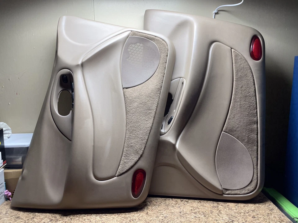 BRAND NEW! 1998 Ford Taurus Mercury Sable Front Door Panels, Tan (99 97 96?) - Image 3 of 4