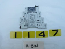 ALLEN BRADLEY 700HLT1Z SERIES A TERMINAL BLOCK W/700TBS24 RELAY