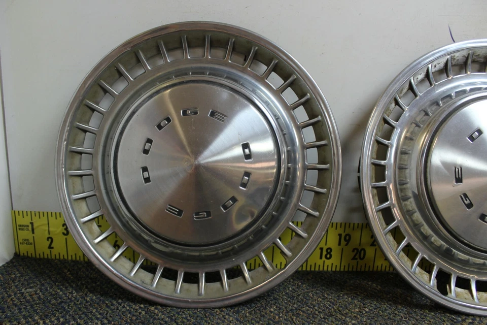 OEM Mopar Set of 4 14" Hub Caps 370 1972-76 Dodge Dart/Charger/Challenger (1634) - Image 2 of 4