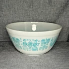 Vintage Pyrex 402 1 1/2 Qt. Turquoise Amish Butterprint Mixing Bowl