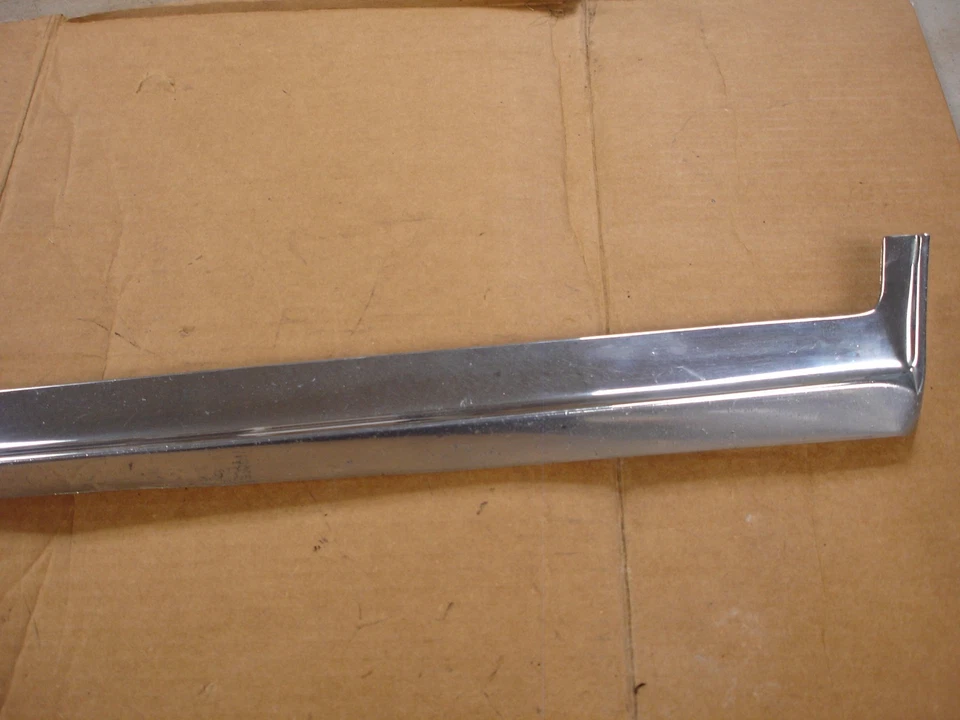 1967 Oldsmobile Cutlass 442 Right Rear Quarter Panel Lower Molding #7650131 OEM Foto 4 de 4