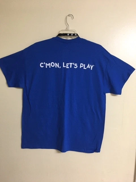 Camiseta Toys R Us Uniforme de Empleado Azul XL C'MON, LET'S PLAY + Tarjeta de Tiempo Lanyard Foto 3 de 4