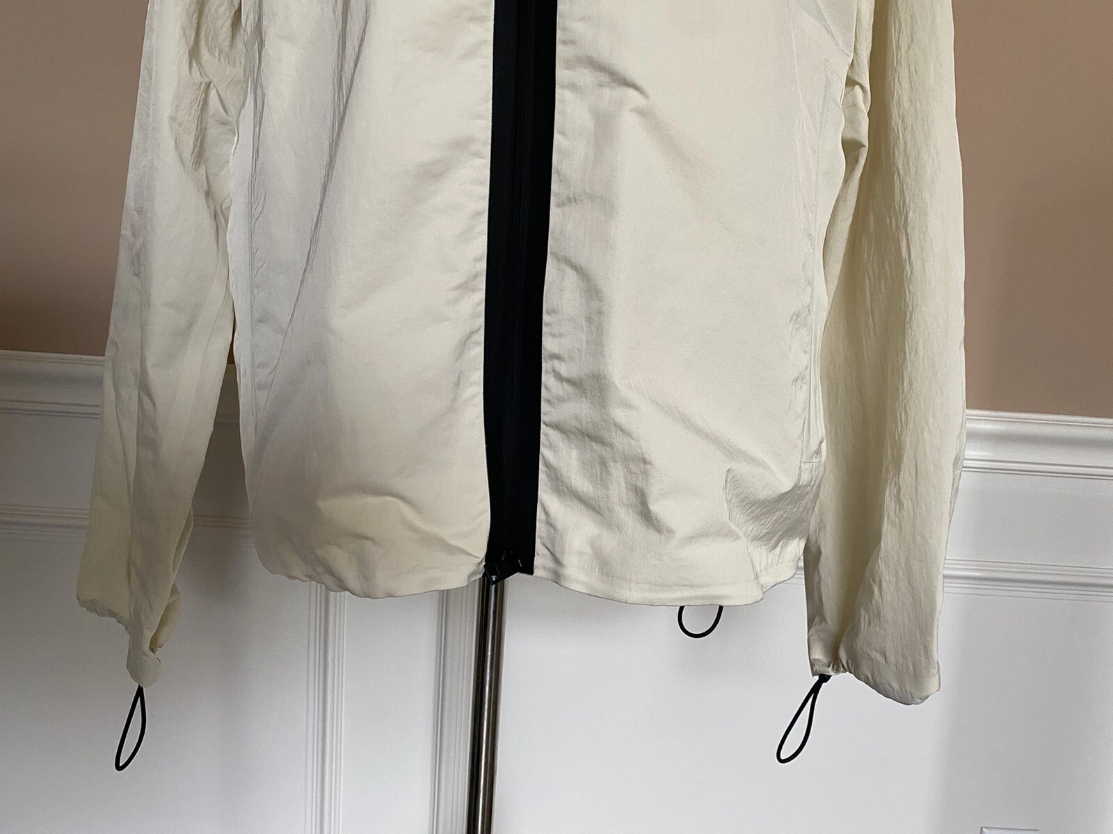 Giacca Bottega Veneta uomo Blouson Tech nylon gesso con cappuccio 40 US NUOVA CON ETICHETTE $1850