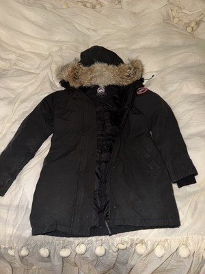 Canada Goose Women s Black Hooded Victoria Parka Coat Fur Trim Down Zip Size S