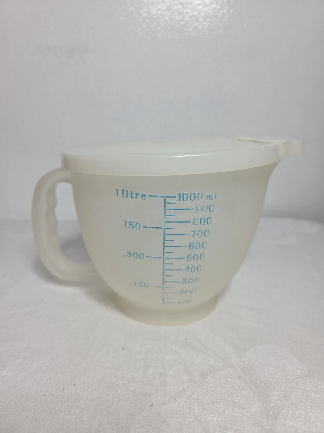Tupperware Measuring Bowl Cup Mix N Store 4 Cup 1288-5 Vintage 1977 With Lid