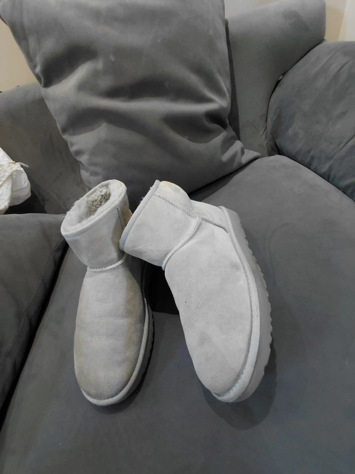 UGG Women’s Classic Mini Grey Suede Sheepskin Lined Ankle Bootie UK 8.5, photo 2 of 5