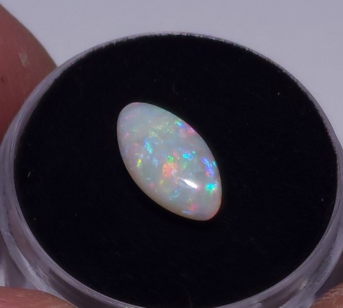 Australian Coober Pedy opal, 1.95ct. 12.5 x 6.5mm, Marquise. - Picture 2 of 11