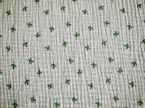 1,3x1,3 m Baumwoll- Musselin, Double Gauze f.Dreieckstücher, kleine Blätter - Bild 3 von 5