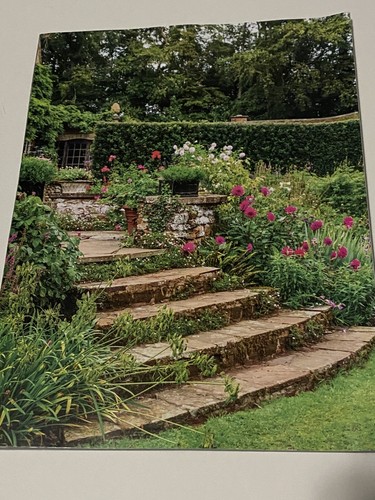 Victoria Classics English Cottage Storybook Havens 2024 Magazine New - Picture 2 of 3
