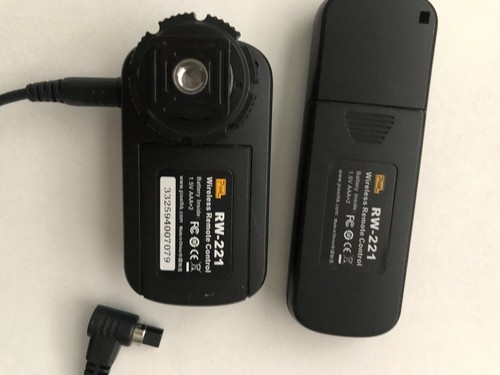 Pixel RW-221 Wireless Remote Commander Shutter Control for Nikon Cameras - Picture 7 of 13
