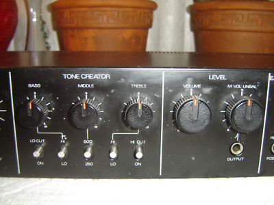 215 Roland ベースギタープリアンプ SIP-301 215 Roland ベースギター