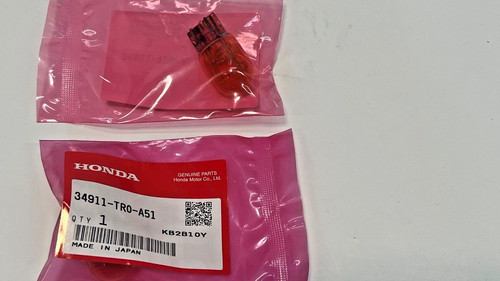 4-Pc Pk Genuine Honda & Acura (05-25) Socket 33303-S5A-003 & Bulb 34911-TR0-A51 - Picture 2 of 4