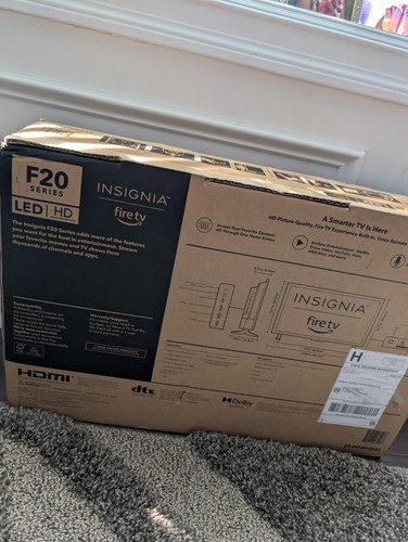 Insignia Class F20 Series 24" FHD LED Smart TV (Brand New) - Picture 5 of 5
