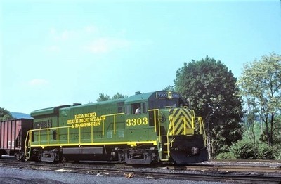 Reading Blue Mt & Northern 3303_ W CRESSONA, PA_MAY 23,91   ORIGINAL TRAIN SLIDE