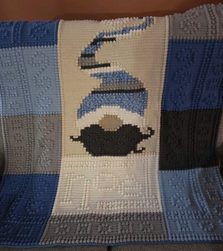 NEU HANDGEHÄKELT WICHTEL NOEL WEIHNACHTEN BLAU HELLBRAUN GRAU AFGHANISCHE DECKE ÜBERWURF 53x48 - Bild 7 von 9