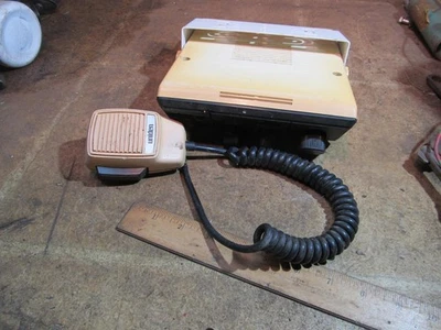 Uniden MC610 Seefunkgerät mit Mikrofon ungetestet - Bild 1 von 4