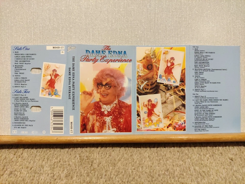 The DAME EDNA Party Experience Cassette Tape Album 1988 Epic MOOD C7 *EXCELLENT* - Image 3 of 4