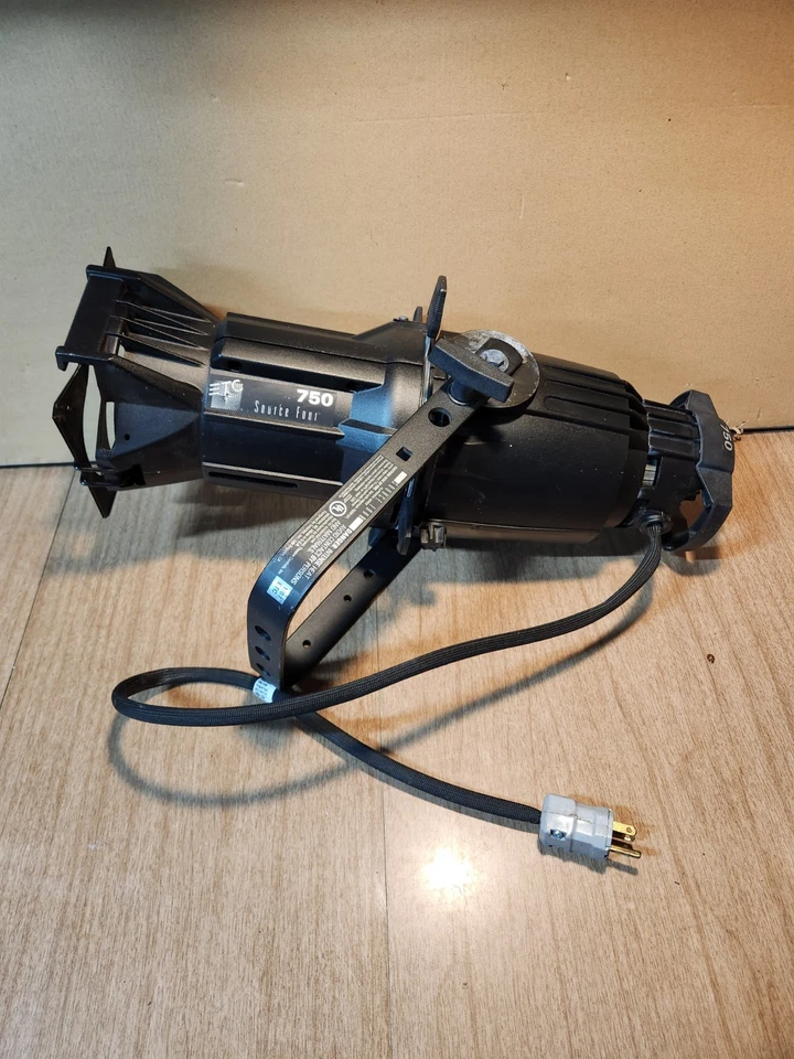 ETC Source Four Ellipsoidal 750W - Black 19 degree W/ New Halogen OSRAM Bulb - Image 2 of 4