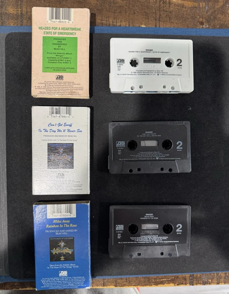 WINGER Cassette Tape Singles, Headed For A Heartbreak,Miles Away,Can’t Get Enuff Foto 2 de 4