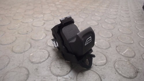 Fensterheberschalter Vorne Rechts Volvo V50 2.0D DPF M 30773214 12 Monate