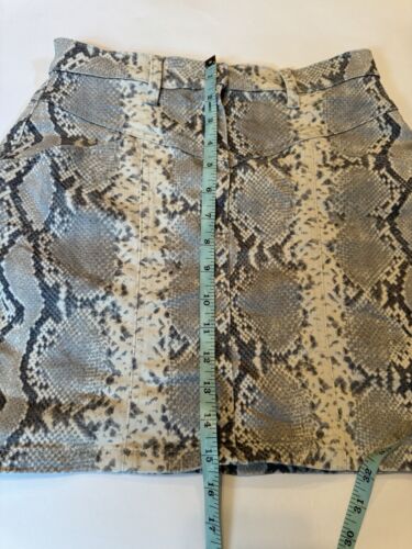 Aritzia Wilfred Free Kelsey Python Mini Skirt Size 6 Slash Pockets Snake Print - Picture 3 of 7