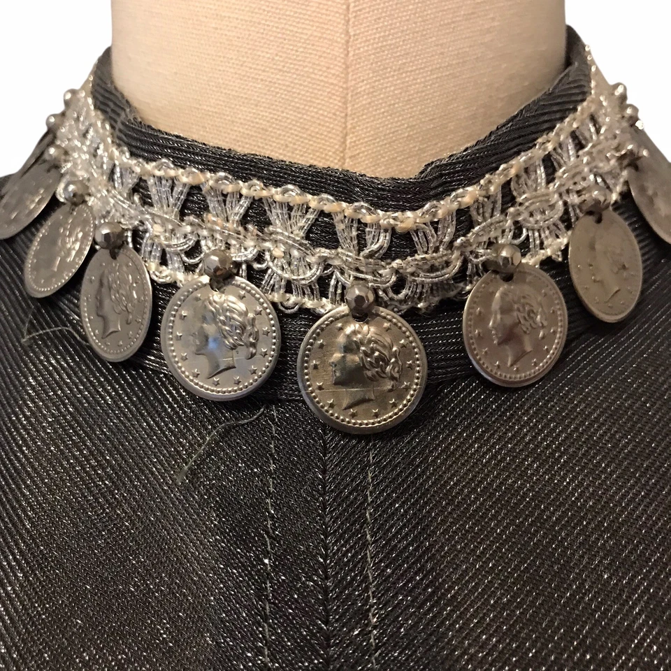 Maxi Vestido de Noche De Colección Años 80 Peltre Impresionante Moneda Medallones Clásico Moderno Talla 8 Foto 3 de 4