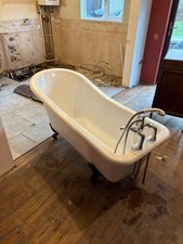 Victoria Plumbing  Free Standing Bath Tub With All Furniture and Shower Head