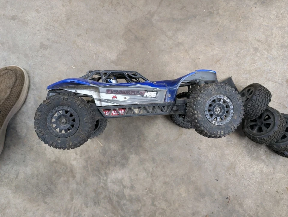 Buggy elétrico escovado Redcat Blackout XBE RC - 1:10 - Imagem 3 de 4