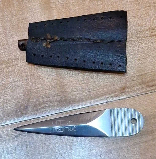 VINTAGE H.G. LONG & Co. HANDCRAFTED OSS 3" LAPEL DAGGER /100 THUMB KNIFE, SHEATH - Image 2 of 4