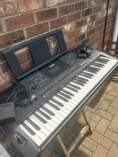 Yamaha PSR-E453 Electronic Keyboard 61 Key + Mains PSU + Sheet Stand + Pedal