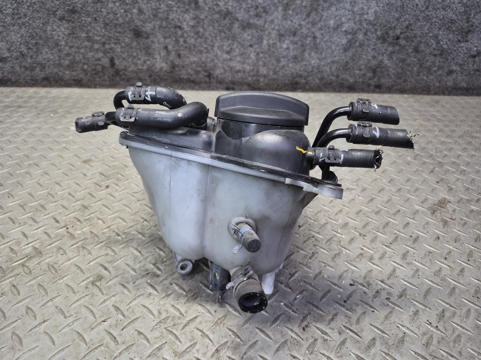 Bentley Continental GT 2003-2010 Coolant reservoir P/N 3D0121407E