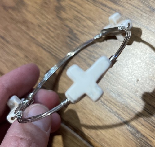 Lot of 6 Wire Bracelets Turquoise and Cream Cross, Peace Sign, Dolphins, Stones - Picture 3 of 11