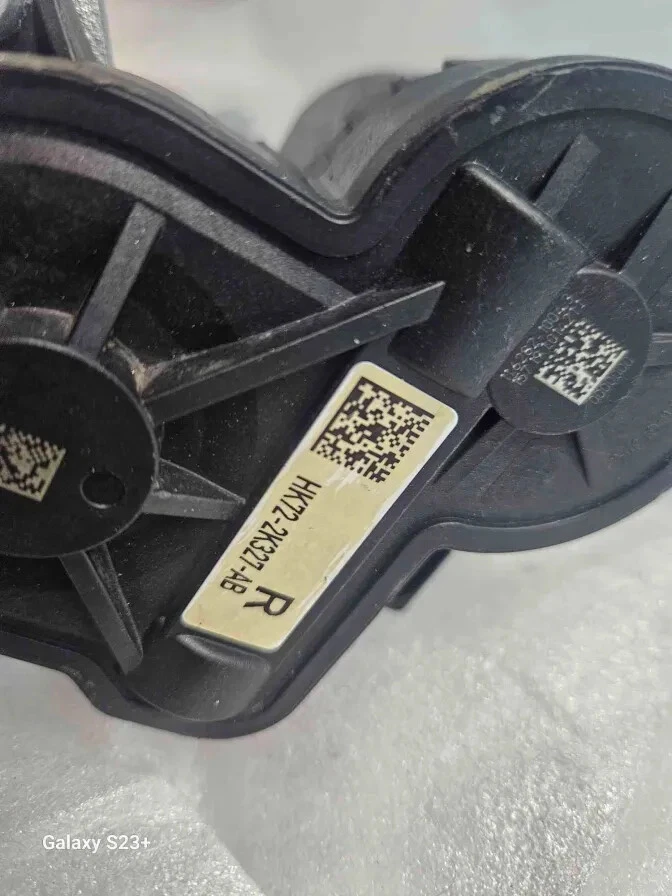 Оригинальный суппорт правого заднего тормоза с двигателем для Jaguar XE XF F-Pace J9C25310 2016-2020 годов выпуска - Изображение 3 из 4