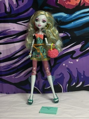 Monster High Picture Day Lagoona Blue Doll w/ Purse Belt Earrings