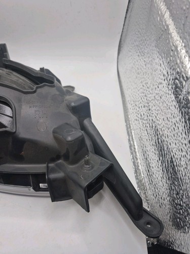 Kia Picanto MK2 2011-2017 Right Hand Front Bumper Fog Light 922081Y5R Used - Picture 6 of 9