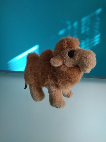 "TRUDI" peluche Cammello, colore marrone chiaro, altezza 14 cm., lunghezza 18 cm - Foto 3 di 8