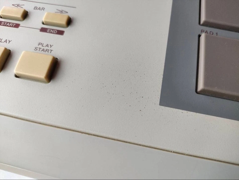 Akai MPC2000XL Sampling Pro Music Equipment  Drum Machine - Image 4 of 4