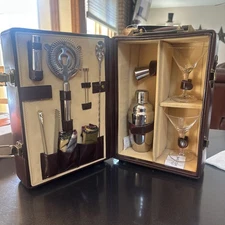 New. Vintage Legacy Picnic Time Manhattan Martini Cocktail Case 16”H x11”L x10"W