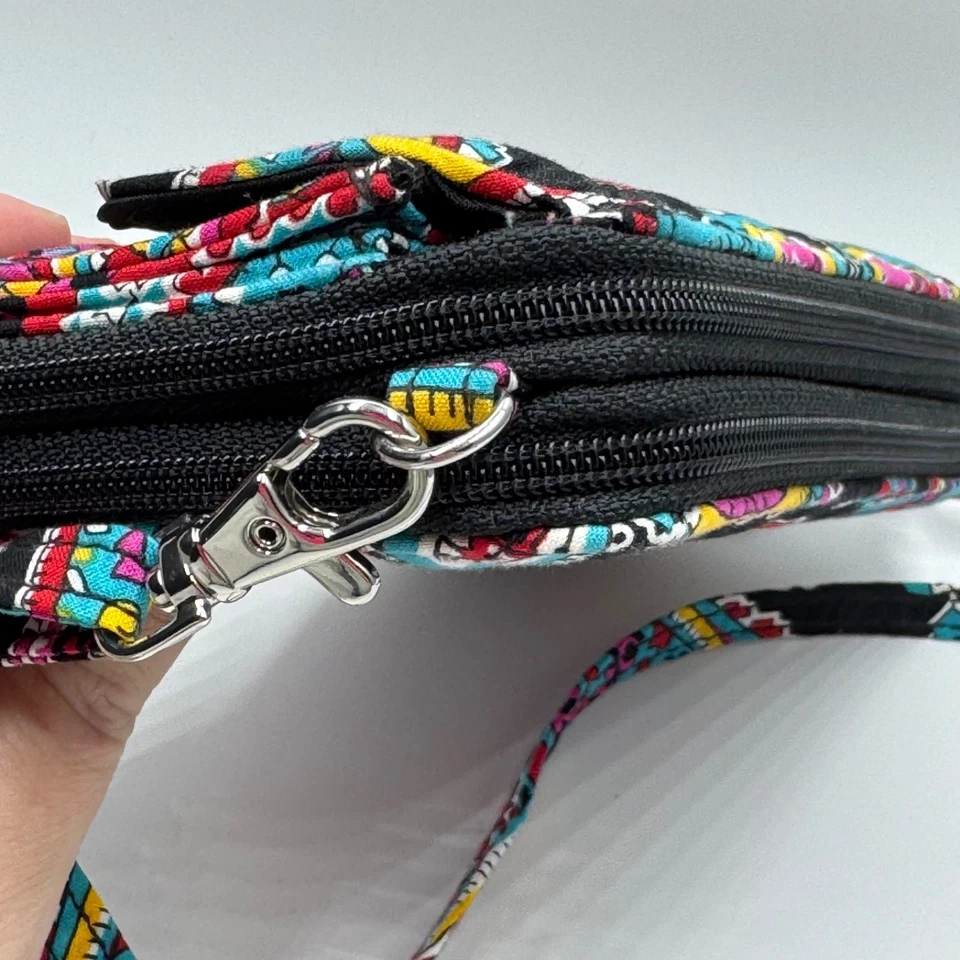 Bandolera todo en uno Vera Bradley en cachemir parisino Foto 4 de 4