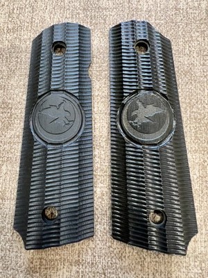 Nighthawk Custom 1911 Grips Gov t with logo black linen Macarta By VZ grips