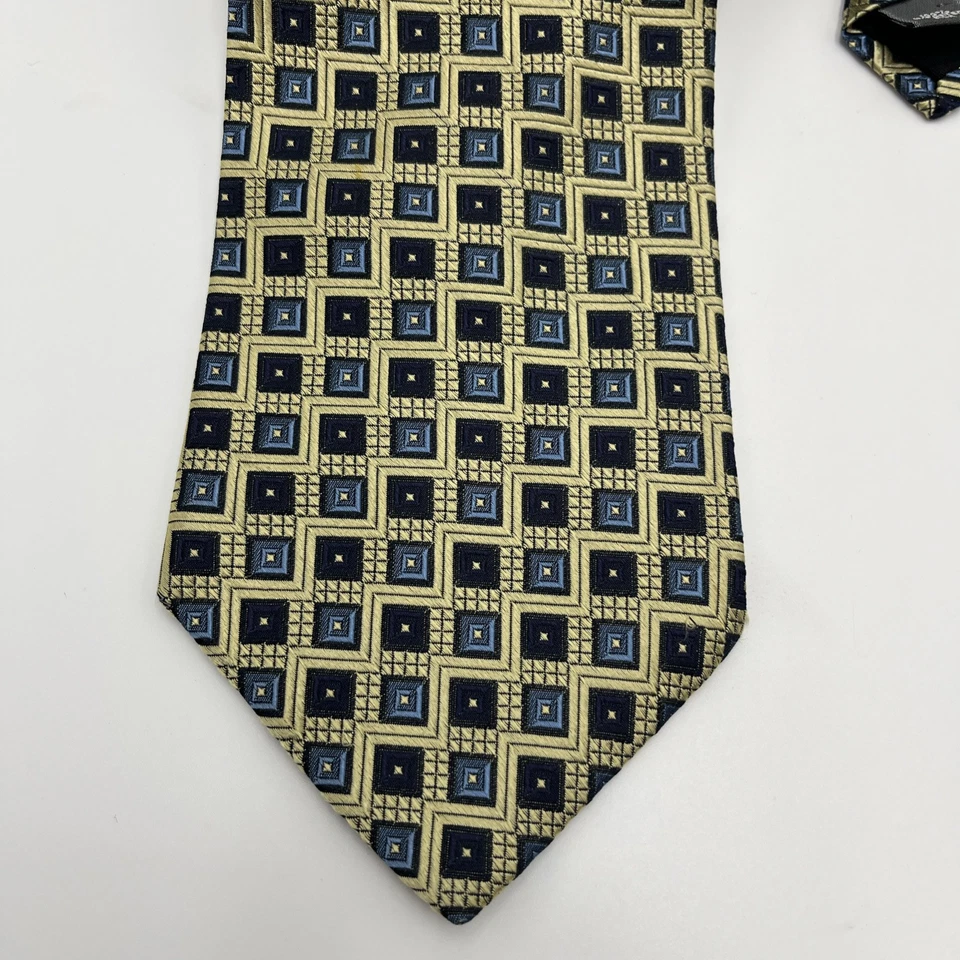 Corbata vintage Lord & Taylor 100 % seda estampado geométrico medallón dorado azul Foto 3 de 4