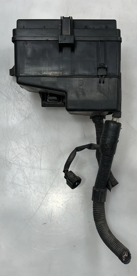 1998 - 2000 Toyota Rav-4 Engine Fusebox Junction Block OEM 8274042022 - Image 4 of 4