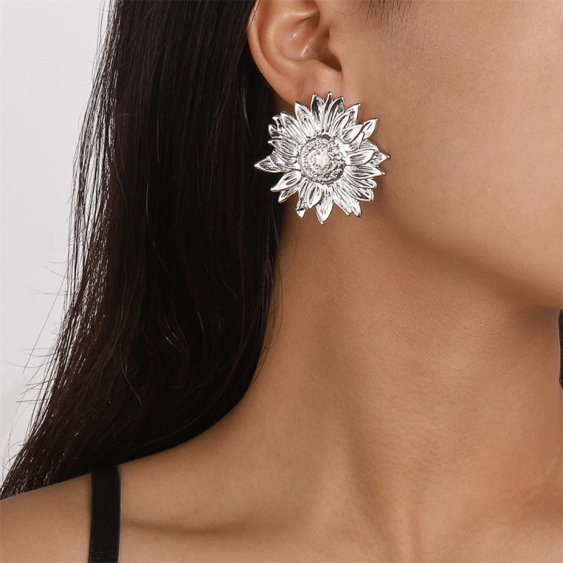 New Drop Earring  Fashion Flower Leaf Vintage Exquisite Metal Dangle Earring Ear