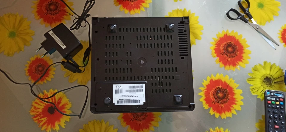 Asus DSL-AC52U/AC750 Modem Router Wireless Wifi ADSL  + Decoder Tim Vision cubo - Immagine 4 di 4